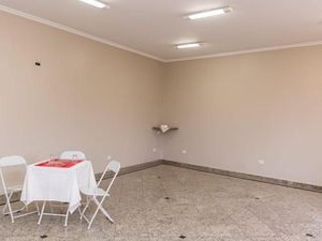Casa para alugar com 245m², 3 quartos e 10 vagas