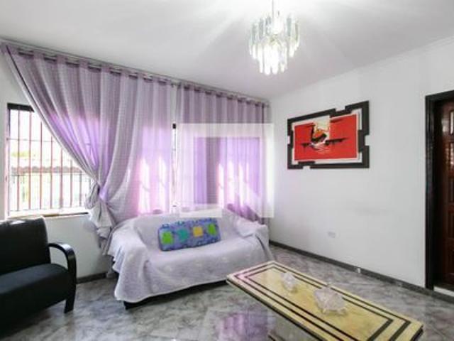 Casa para alugar com 245m², 4 quartos e 4 vagas