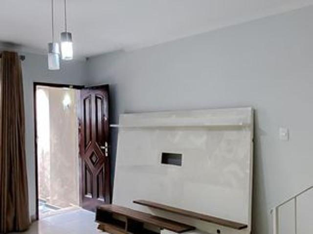 Casa para alugar com 250m², 3 quartos e 1 vaga