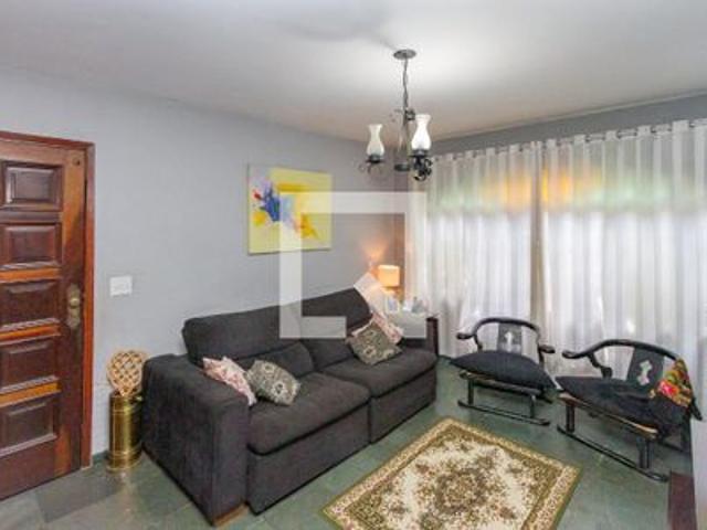Casa para alugar com 250m², 3 quartos e 2 vagas
