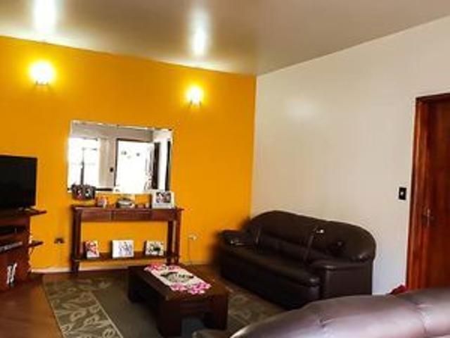 Casa para alugar com 250m², 3 quartos e 6 vagas