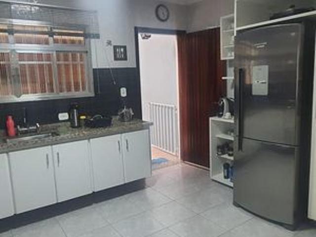 Casa para alugar com 250m², 4 quartos e 2 vagas