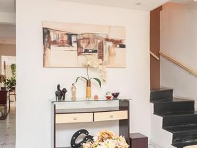 Casa para alugar com 250m², 4 quartos e 2 vagas