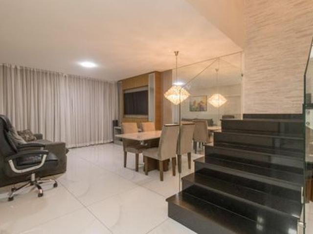 Casa para alugar com 250m², 4 quartos e 3 vagas
