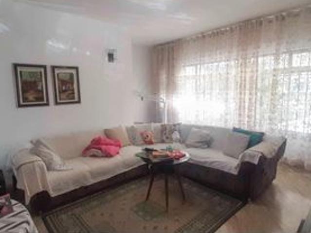 Casa para alugar com 250m², 4 quartos e 5 vagas