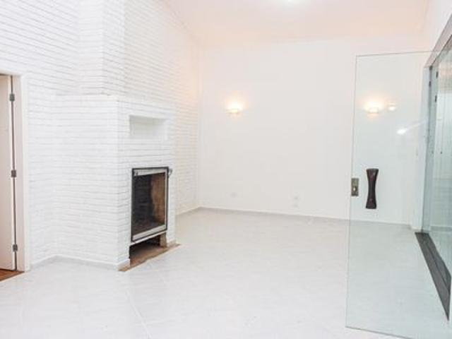 Casa para alugar com 250m², 5 quartos e 4 vagas