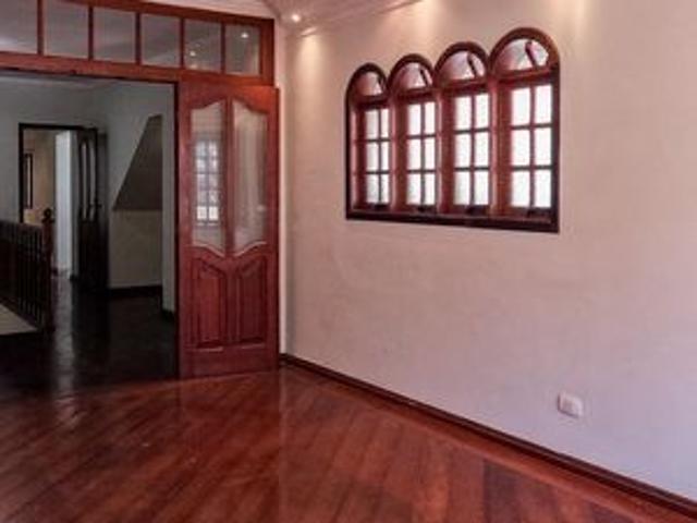 Casa para alugar com 258m², 3 quartos e 5 vagas