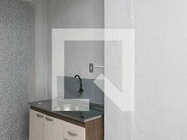 Casa para alugar com 25m², 1 quarto e sem vaga