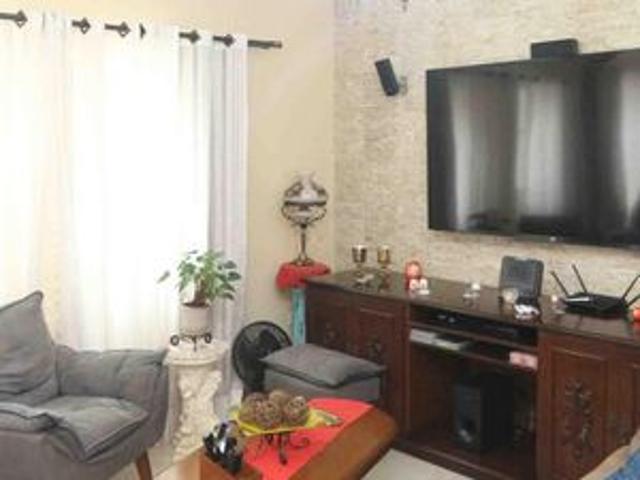 Casa para alugar com 260m², 4 quartos e 4 vagas