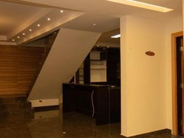 Casa para alugar com 260m², 4 quartos e 2 vagas