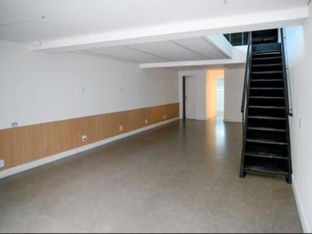 Casa para alugar com 261m², 3 quartos e 2 vagas