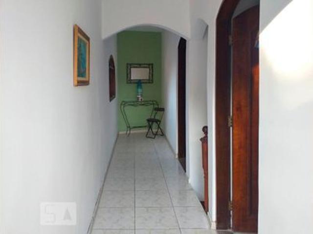 Casa para alugar com 270m², 4 quartos e 6 vagas