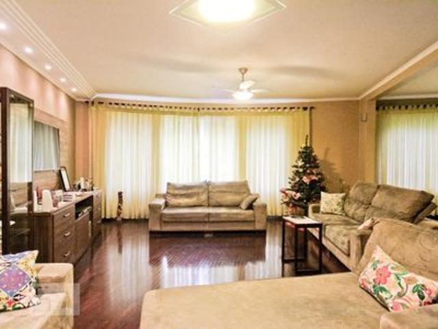 Casa para alugar com 280m², 3 quartos e 6 vagas