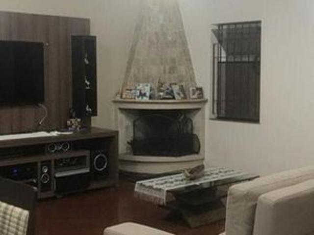 Casa para alugar com 280m², 4 quartos e 6 vagas