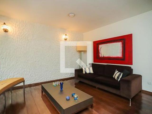 Casa para alugar com 280m², 4 quartos e 6 vagas
