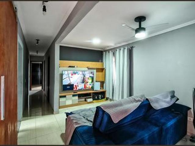 Casa para alugar com 288m², 8 quartos e 3 vagas