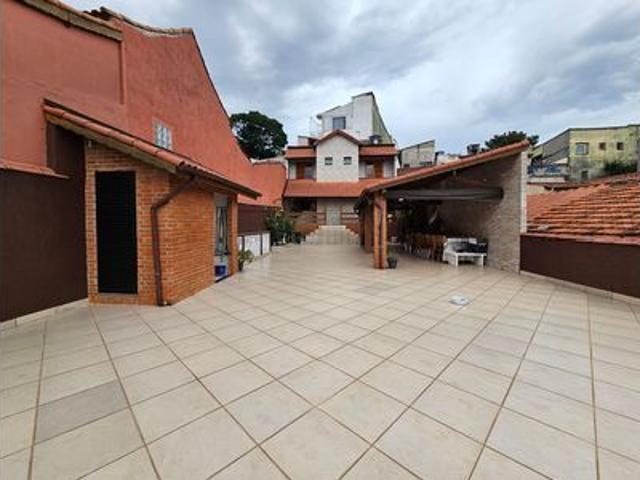 Casa para alugar com 290m², 4 quartos e 2 vagas