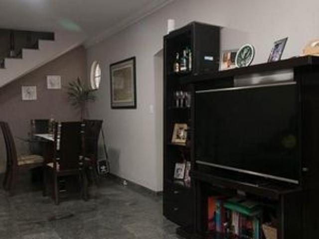 Casa para alugar com 290m², 4 quartos e 2 vagas