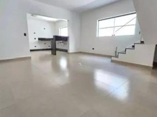Casa para alugar com 298m², 3 quartos e 12 vagas