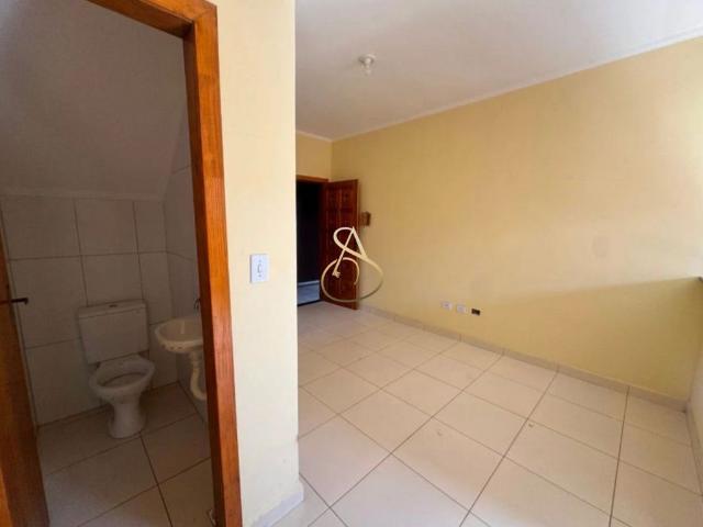 Casa para alugar com 2 quartos e 53 m² por R$ 2.200/mês