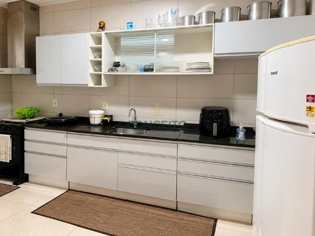 Casa para alugar com 2 quartos e 100 m² por R$ 4.800/mês