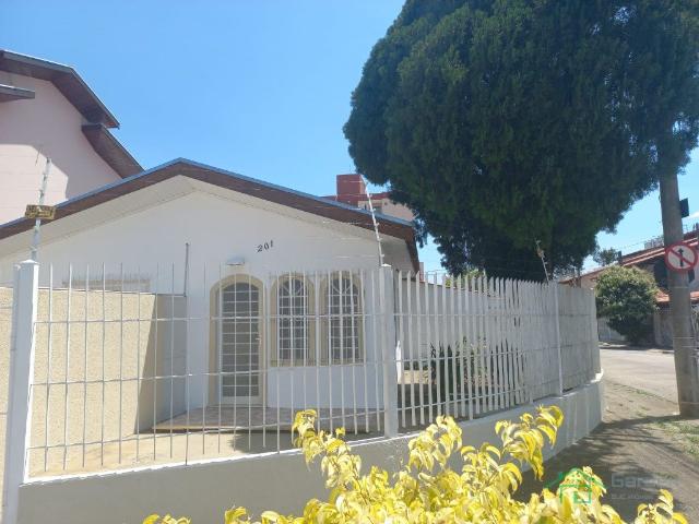Casa para alugar com 2 quartos e 125 m² de área total por R$ 3.500/mês