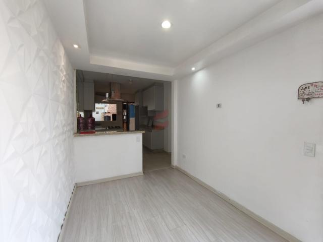 Casa para alugar com 2 quartos por R$ 2.500/mês