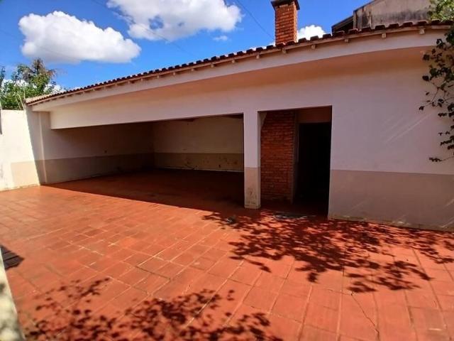 Casa para alugar com 2 suítes + 4 quartos em Jardim Clímax, Dourados MS