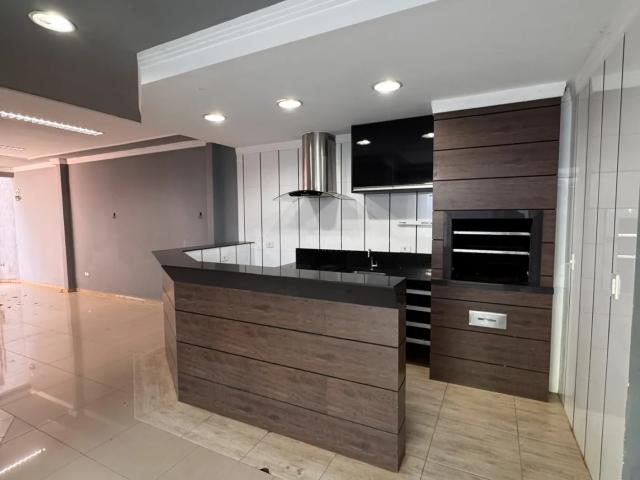 Casa para alugar com 2 Suítes + 2 Quartos em Loteamento Sumaré, Maringá PR
