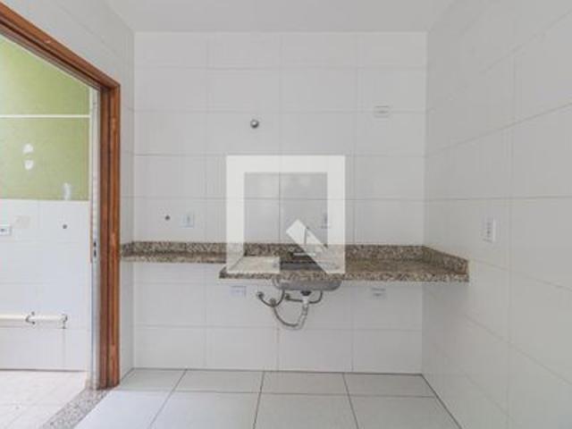 Casa para alugar com 33m², 1 quarto e sem vaga