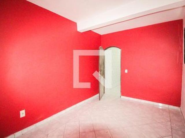 Casa para alugar com 33m², 1 quarto e sem vaga
