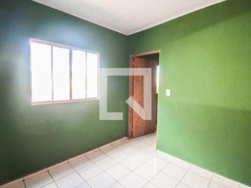 Casa para alugar com 33m², 1 quarto e sem vaga