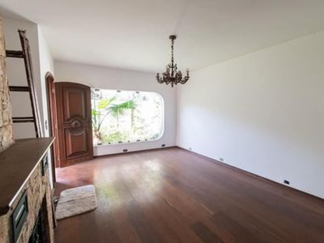 Casa para alugar com 300m², 3 quartos e 3 vagas