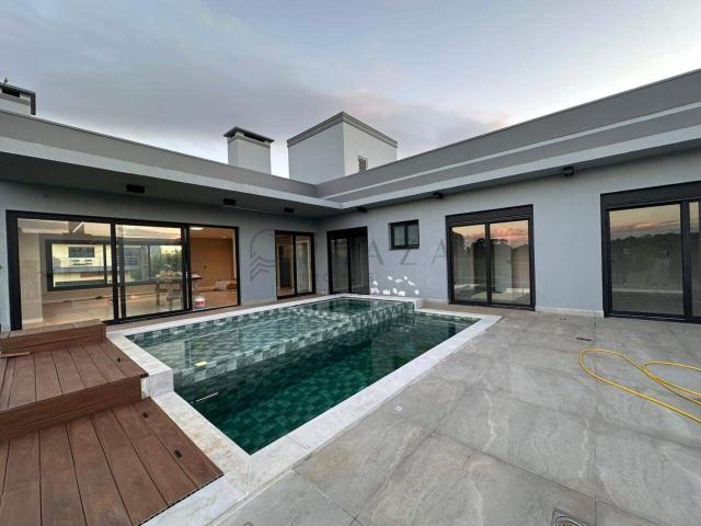 Casa para alugar com 300m², 3 quartos e 4 vagas