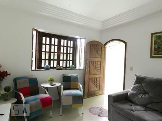 Casa para alugar com 300m², 4 quartos e 9 vagas