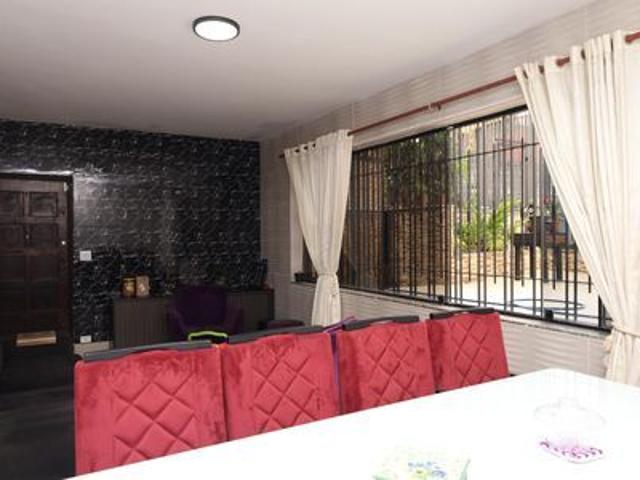 Casa para alugar com 300m², 6 quartos e 3 vagas