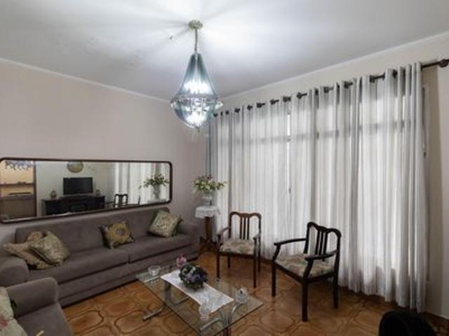 Casa para alugar com 315m², 4 quartos e 6 vagas