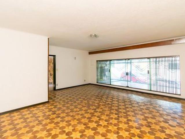Casa para alugar com 325m², 3 quartos e 4 vagas
