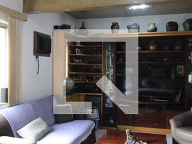 Casa para alugar com 330m², 4 quartos e 4 vagas