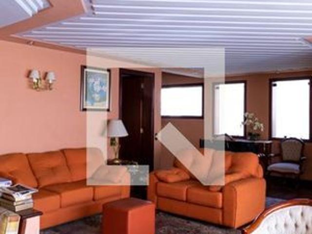 Casa para alugar com 330m², 4 quartos e 4 vagas