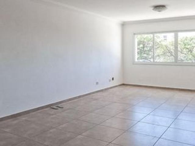 Casa para alugar com 330m², 5 quartos e 4 vagas