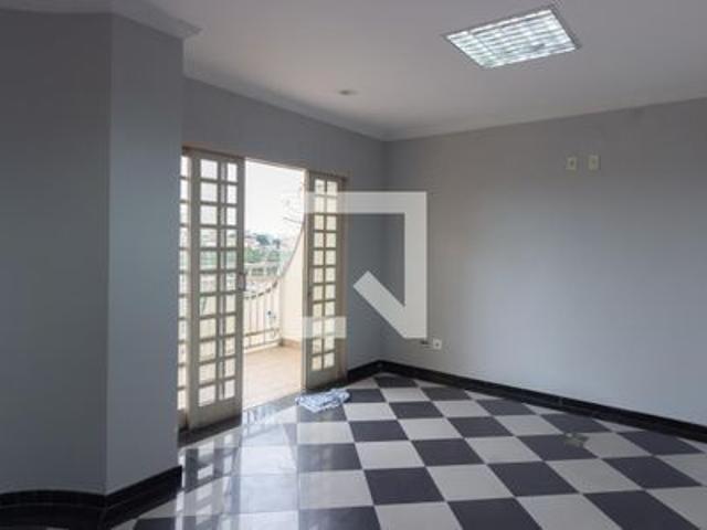 Casa para alugar com 344m², 3 quartos e 2 vagas