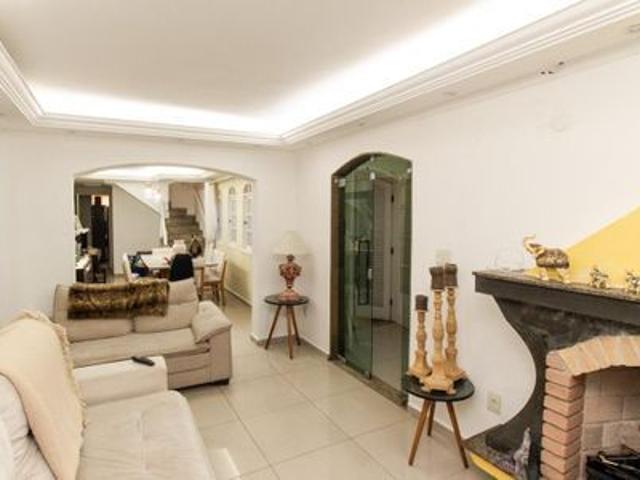 Casa para alugar com 350m², 4 quartos e 2 vagas