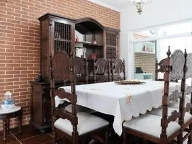 Casa para alugar com 350m², 4 quartos e 3 vagas