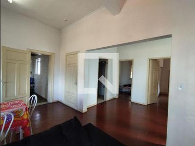 Casa para alugar com 350m², 4 quartos e 6 vagas