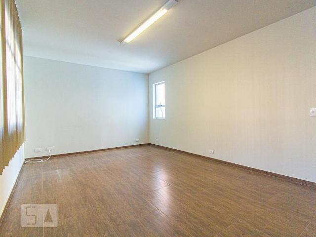 Casa para alugar com 350m², 5 quartos e 8 vagas