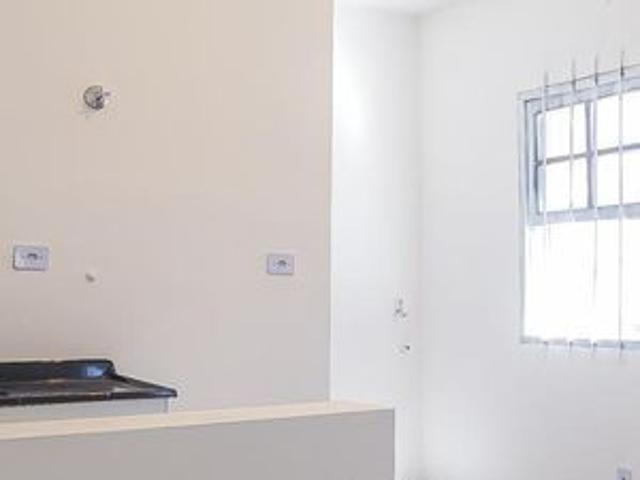 Casa para alugar com 35m², 1 quarto e sem vaga