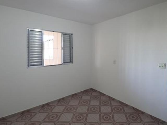 Casa para alugar com 35m², 1 quarto e sem vaga