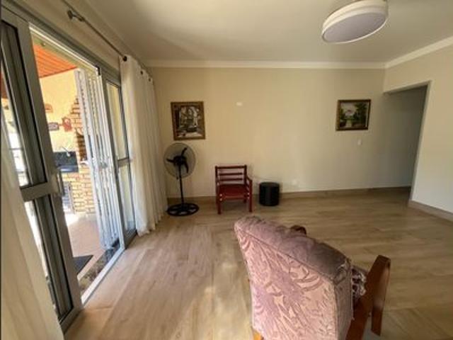 Casa para alugar com 360m², 5 quartos e 2 vagas