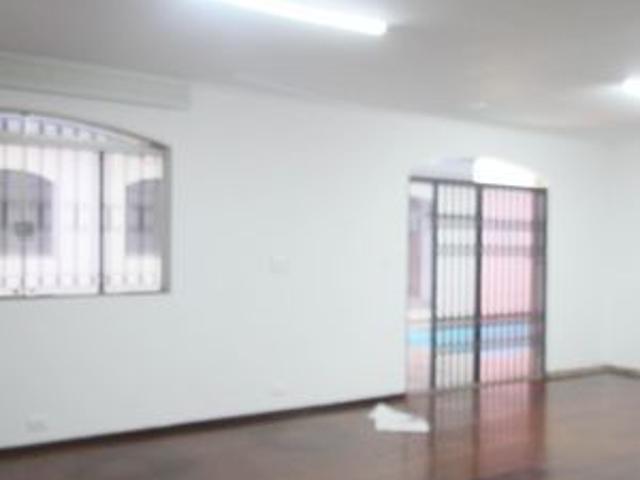 Casa para alugar com 365m², 5 quartos e 4 vagas